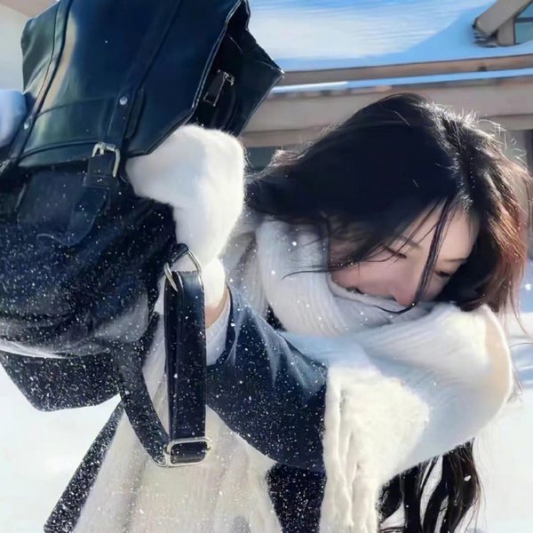 谜一样的双眼